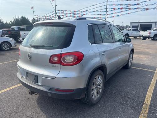 2009 Volkswagen Tiguan Base