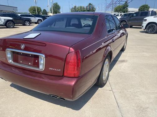 2000 Cadillac DeVille Base