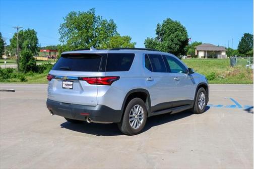 2022 Chevrolet Traverse LT Leather