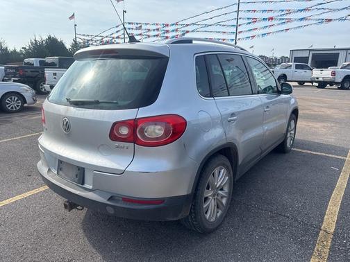 2009 Volkswagen Tiguan SE