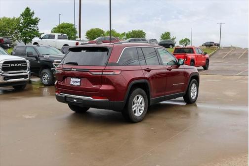 2023 Jeep Grand Cherokee Laredo