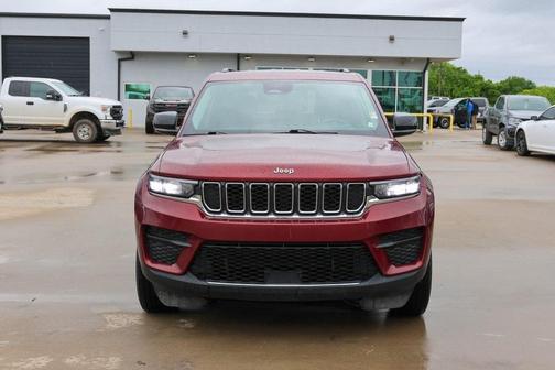 2023 Jeep Grand Cherokee Laredo