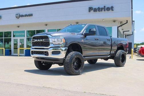 2023 RAM 2500 Tradesman Crew Cab 4x4 6'4' Box