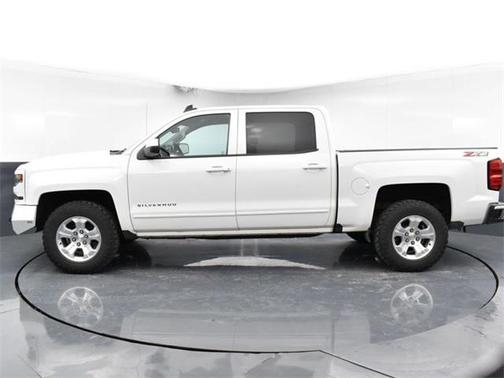 Photo 3 of 37 of 2018 Chevrolet Silverado 1500 LT