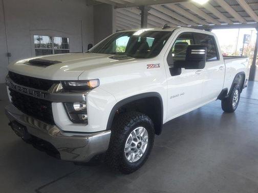 Photo 2 of 18 of 2021 Chevrolet Silverado 2500 LT