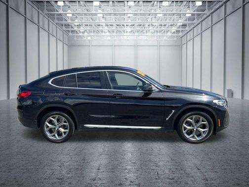 2022 BMW X4 xDrive30i