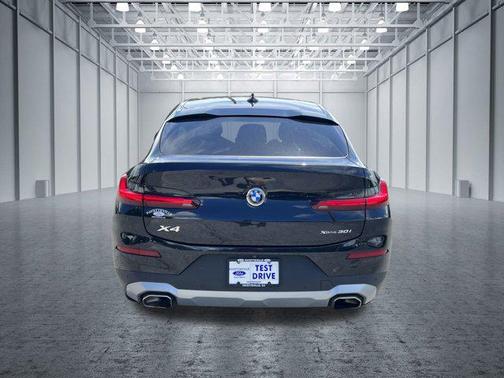 2022 BMW X4 xDrive30i