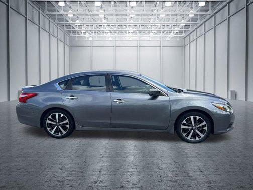 2016 Nissan Altima 2.5 SR