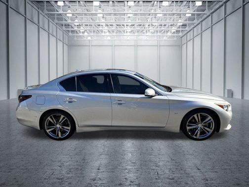 2015 INFINITI Q50 Base