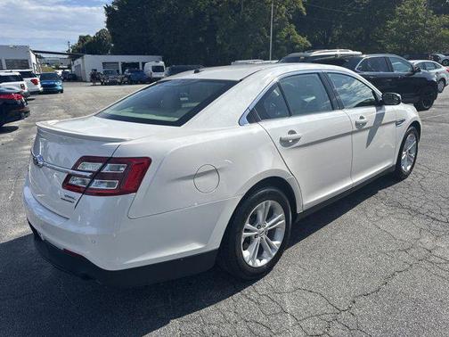 2017 Ford Taurus SEL