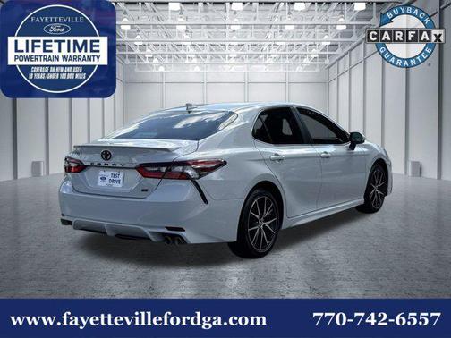 2024 Toyota Camry SE