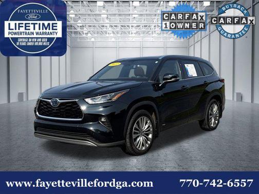 2022 Toyota Highlander Hybrid Platinum
