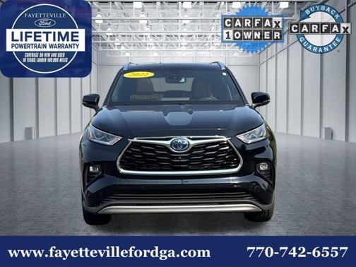 2022 Toyota Highlander Hybrid Platinum