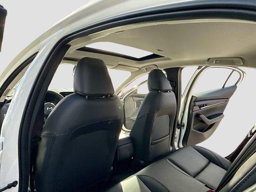 2026 Mazda Mazda3 FWD w/Preferred Package