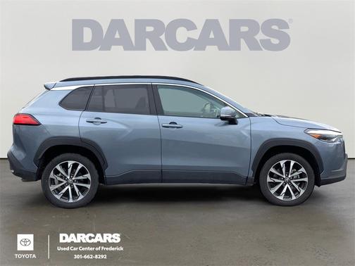 2024 Toyota Corolla Cross XLE