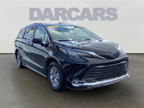 2024 Toyota Sienna XLE