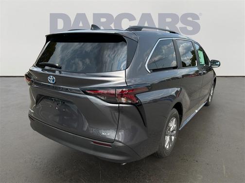 2025 Toyota Sienna XLE 7 Passenger