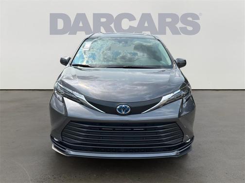 2025 Toyota Sienna XLE 7 Passenger