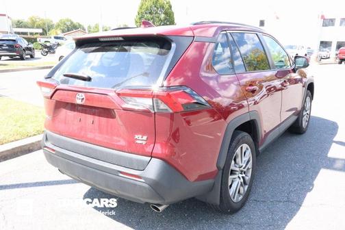 2022 Toyota RAV4 XLE Premium