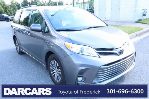 2019 Toyota Sienna XLE