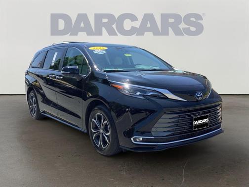 Midnight Black Metallic 2025 Toyota Sienna Platinum