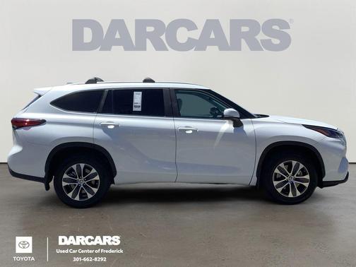 Wind Chill Pearl 2023 Toyota Highlander XLE