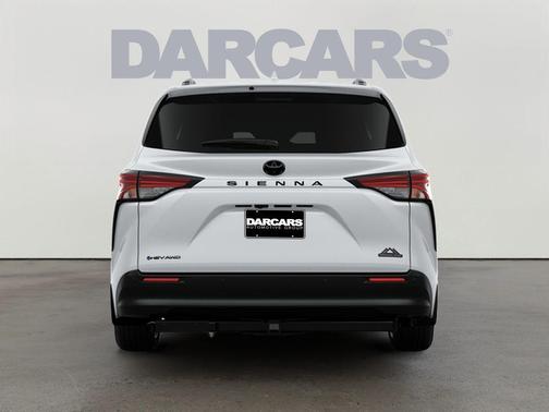 Ice Cap 2026 Toyota Sienna Woodland Edition