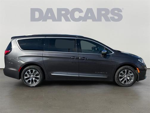 2022 Chrysler Pacifica L