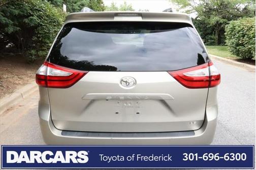 2017 Toyota Sienna LE