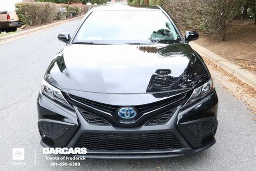 2024 Toyota Camry Hybrid SE