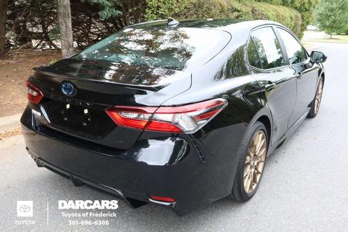 2024 Toyota Camry Hybrid SE