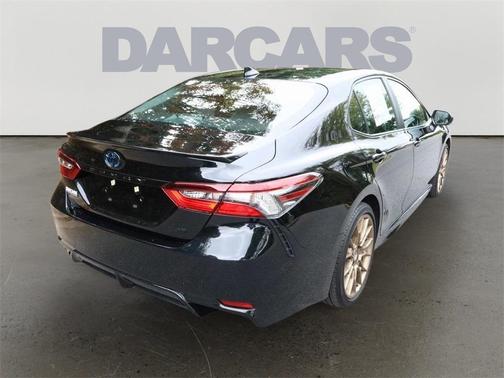 2024 Toyota Camry Hybrid SE