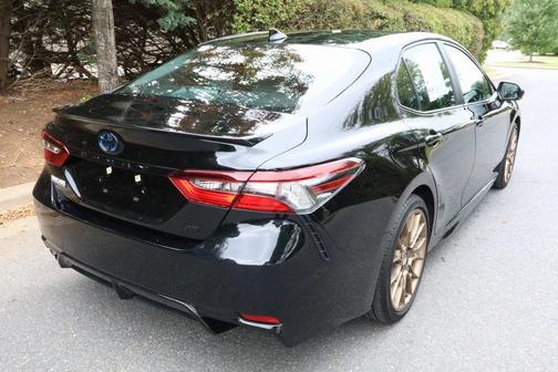 2024 Toyota Camry Hybrid SE