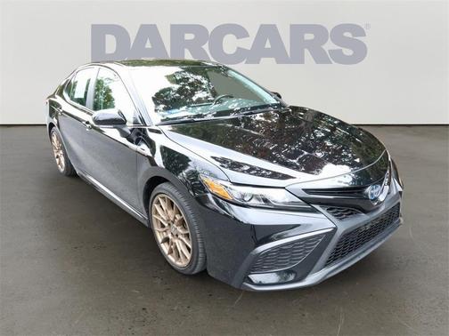 2024 Toyota Camry Hybrid SE