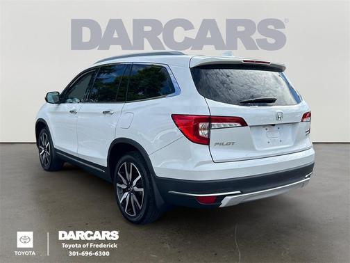 2022 Honda Pilot Touring 8-Passenger