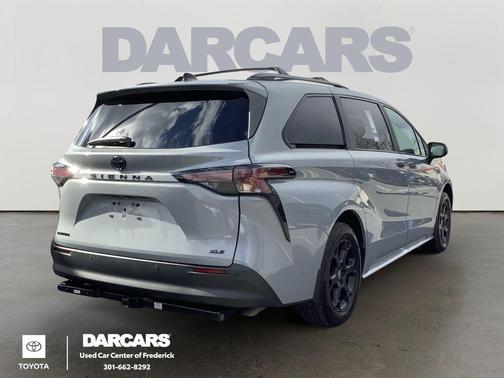 2025 Toyota Sienna Woodland Edition