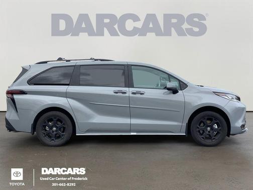 2025 Toyota Sienna Woodland Edition