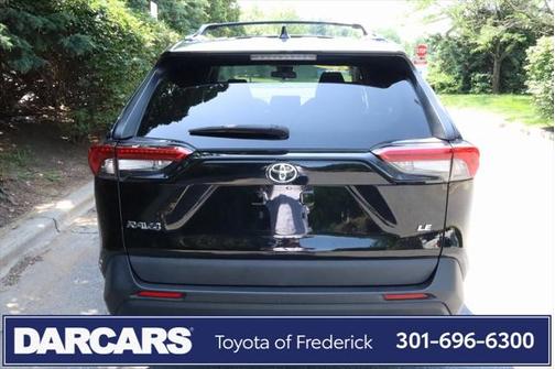 2020 Toyota RAV4 LE