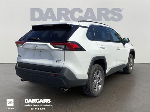 Ice Cap 2025 Toyota RAV4 Hybrid XLE