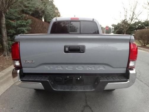 Photo 4 of 28 of 2020 Toyota Tacoma SR5