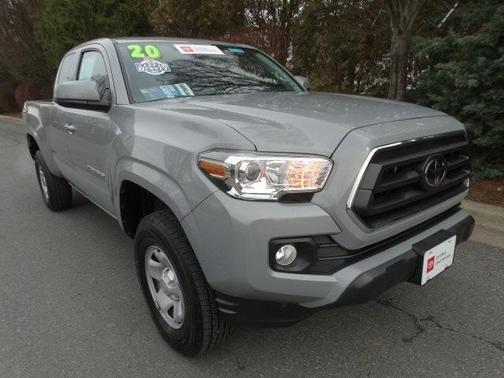 Photo 1 of 28 of 2020 Toyota Tacoma SR5