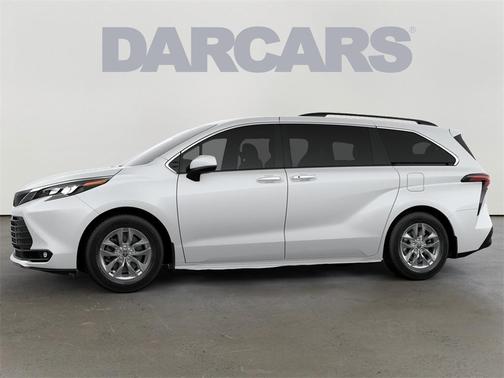 2025 Toyota Sienna XLE 8 Passenger