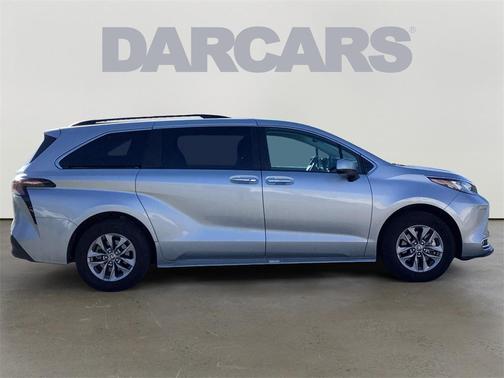 2024 Toyota Sienna XLE