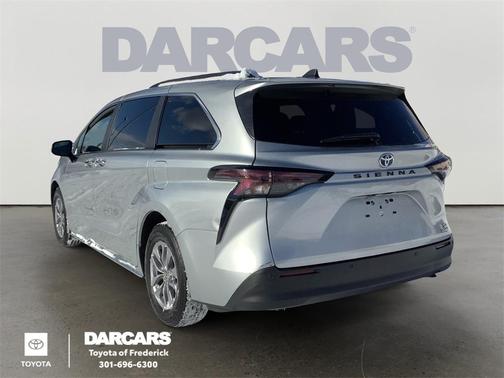 2024 Toyota Sienna XLE
