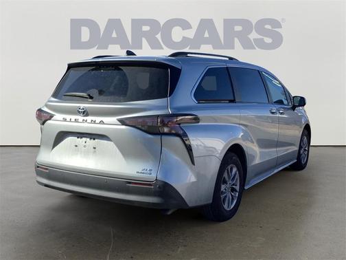 2024 Toyota Sienna XLE