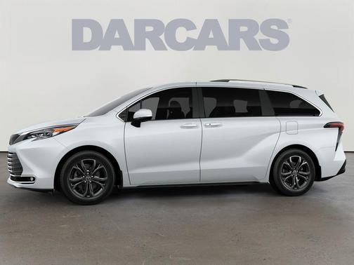 Wind Chill Pearl 2026 Toyota Sienna Platinum