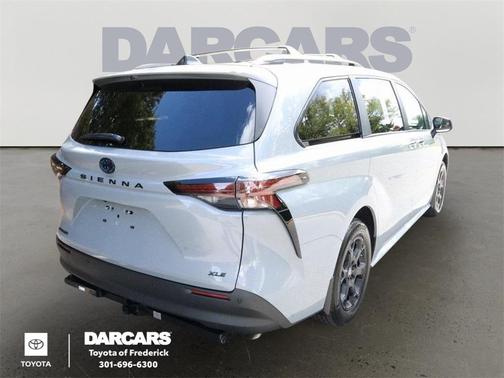 2025 Toyota Sienna Woodland Edition