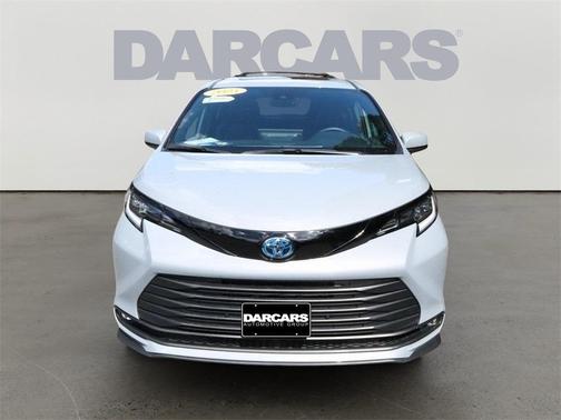 2025 Toyota Sienna Woodland Edition