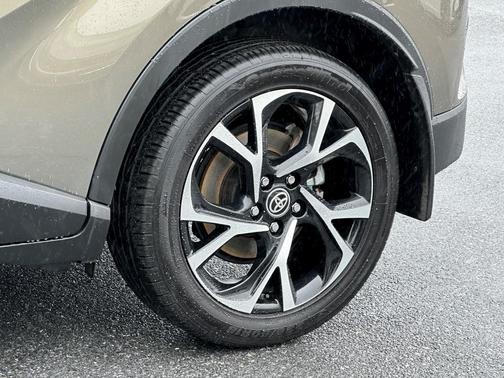 2021 Toyota C-HR XLE