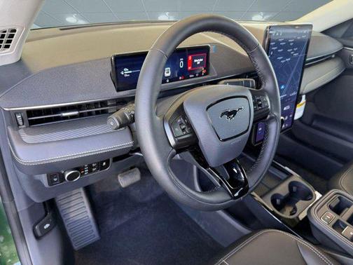 ERUPTION GREEN METALLIC 2026 Ford Mustang Mach-E Select